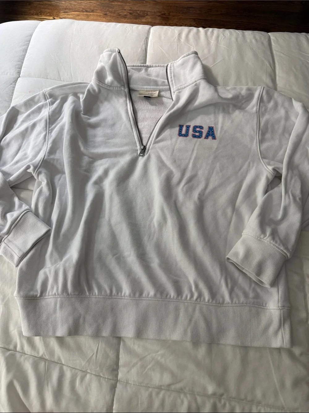 White USA Embroidered Quarter-Zip Pullover Sweater size large
